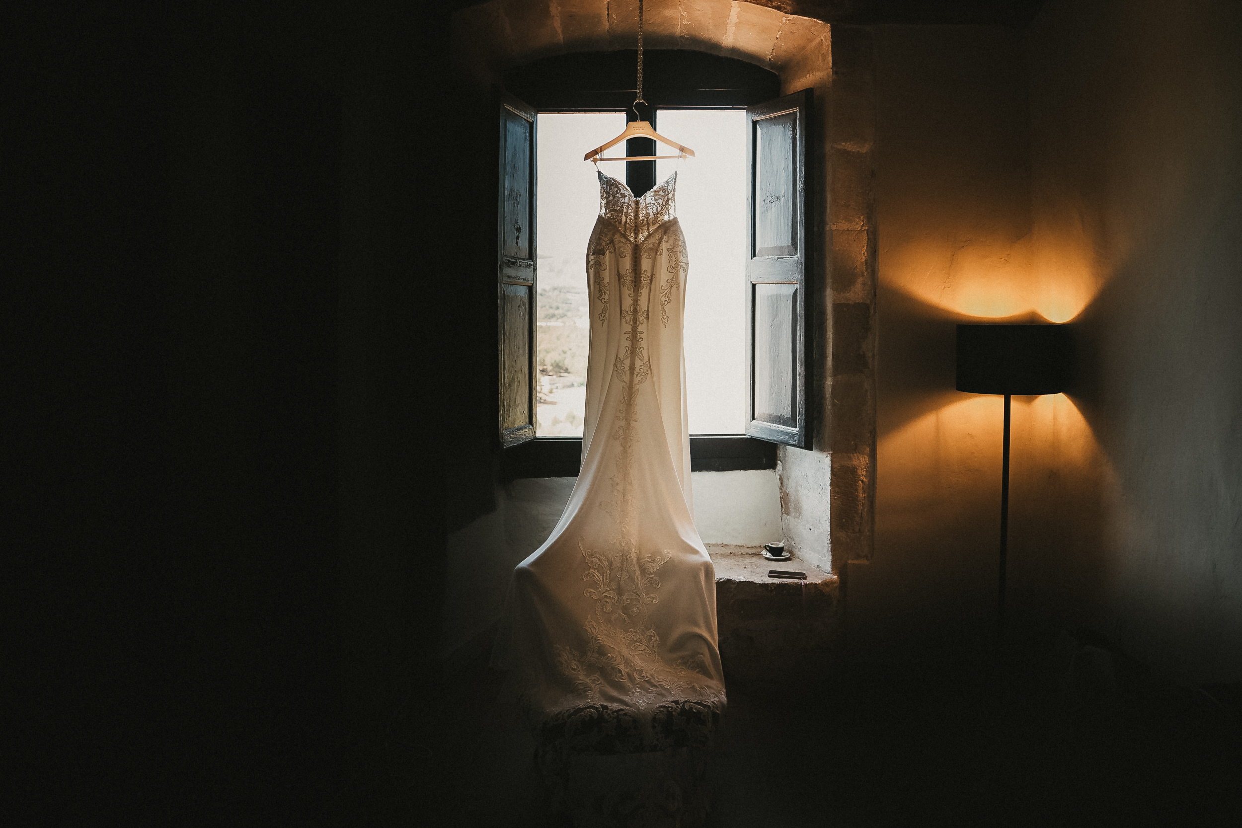 vestido de novia en Castell de Tous boda al natural